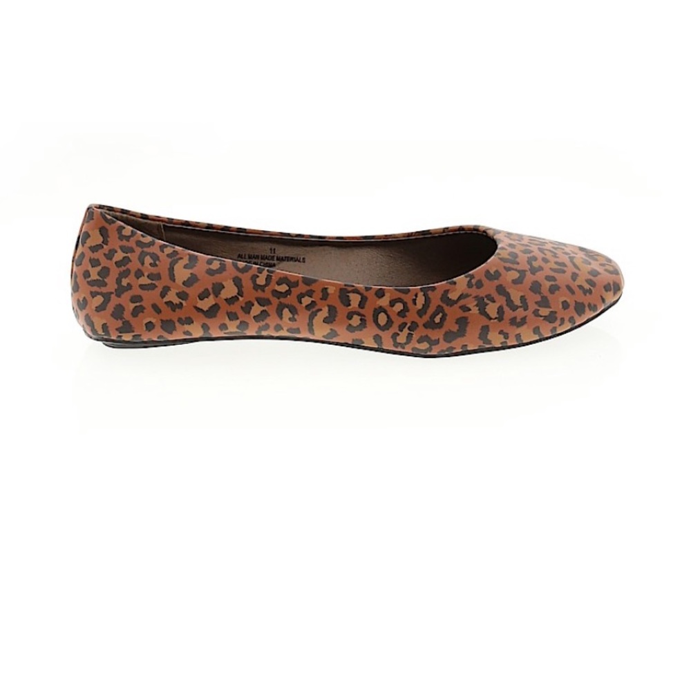 West Blvd cheetah or leopard print flats size 11